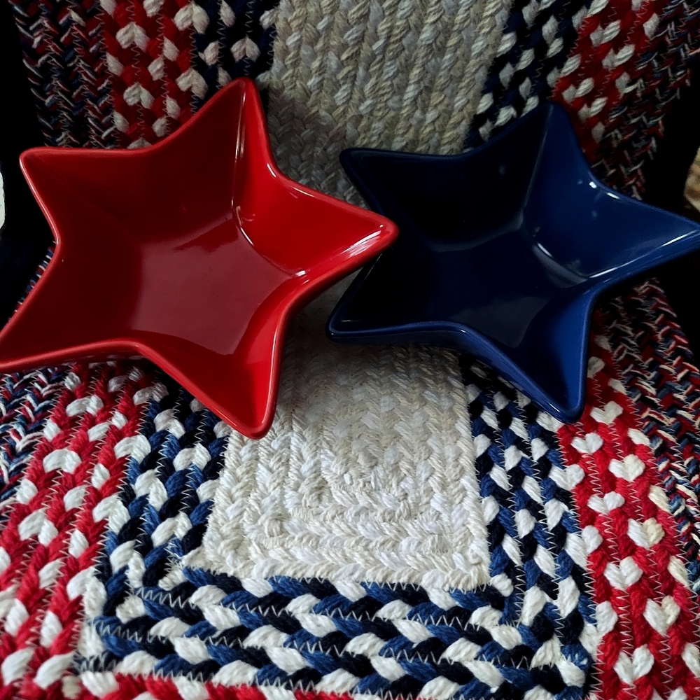4th of July Set of 2 Hausenware Star Shaped Dishes - Picture 10 of 10